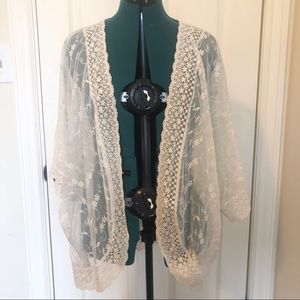 Cream lace kimono with flower details